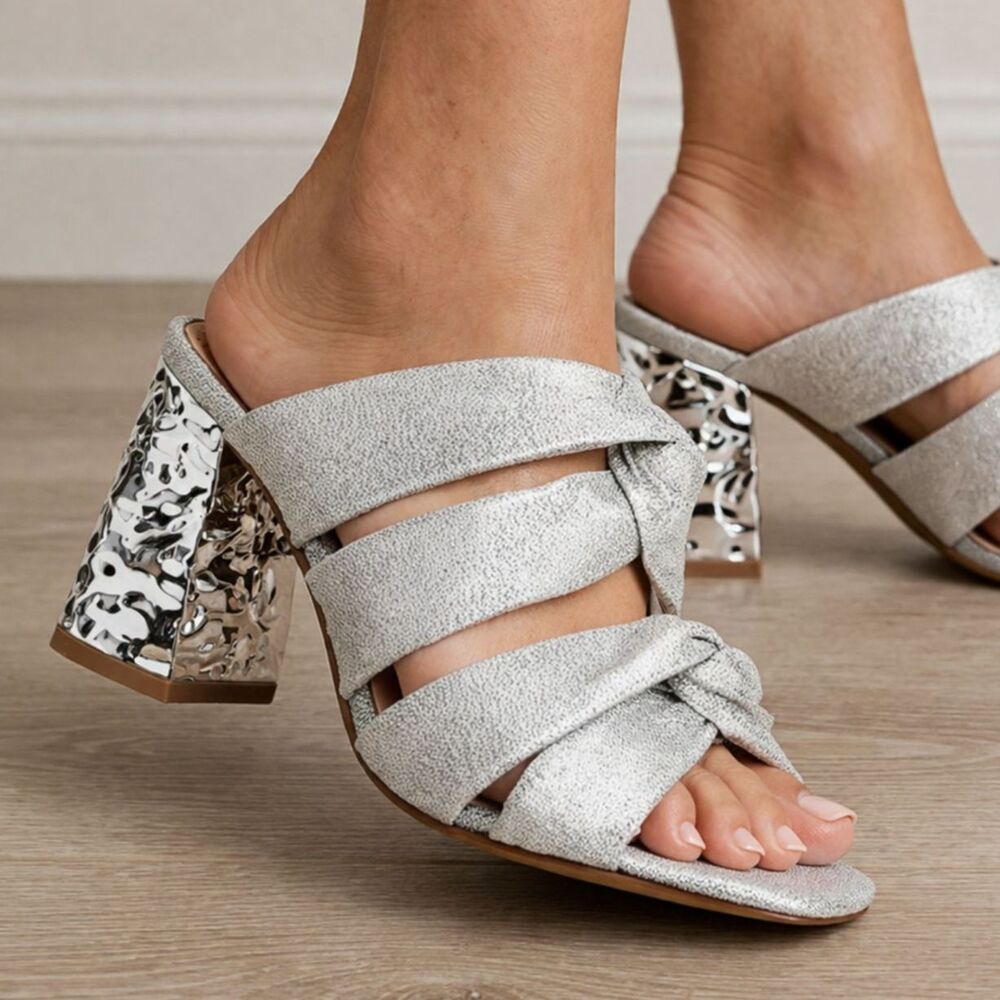 Muse by Marchesa Silver Crisscross Block Heel Sandals Open Toe Leather Sole 9